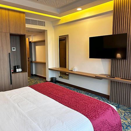 เซอร์ แกรนด์ โฮเทล Hotel ภายนอก รูปภาพ