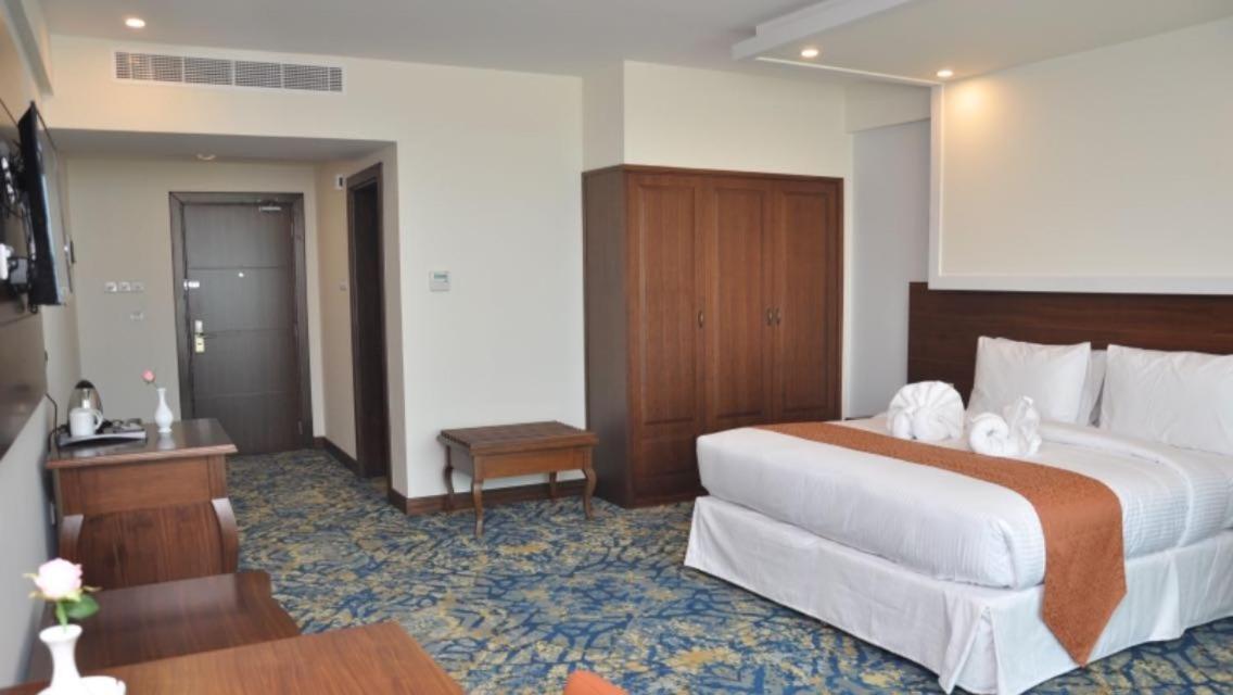 เซอร์ แกรนด์ โฮเทล Hotel ภายนอก รูปภาพ