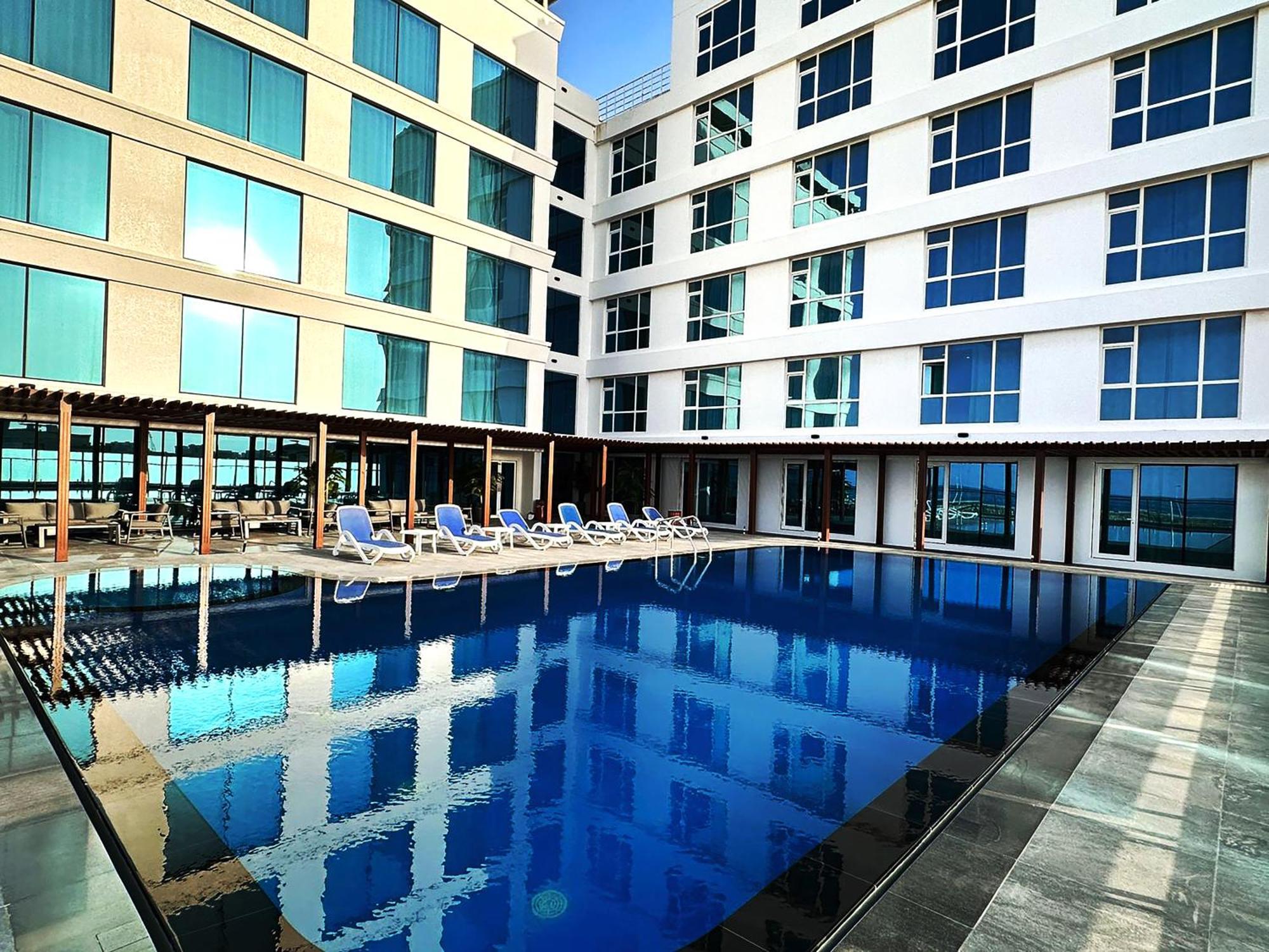 เซอร์ แกรนด์ โฮเทล Hotel ภายนอก รูปภาพ