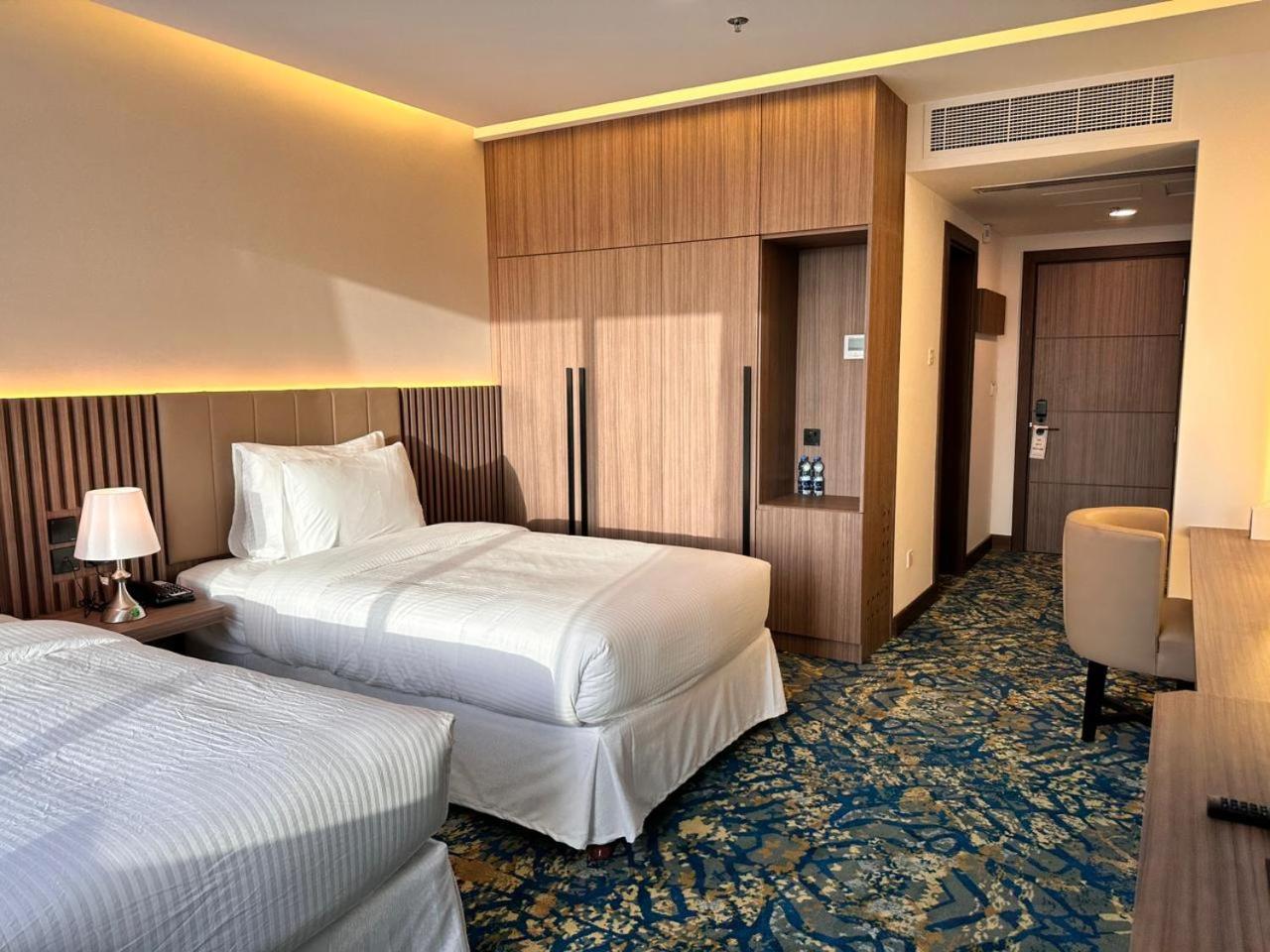 เซอร์ แกรนด์ โฮเทล Hotel ภายนอก รูปภาพ