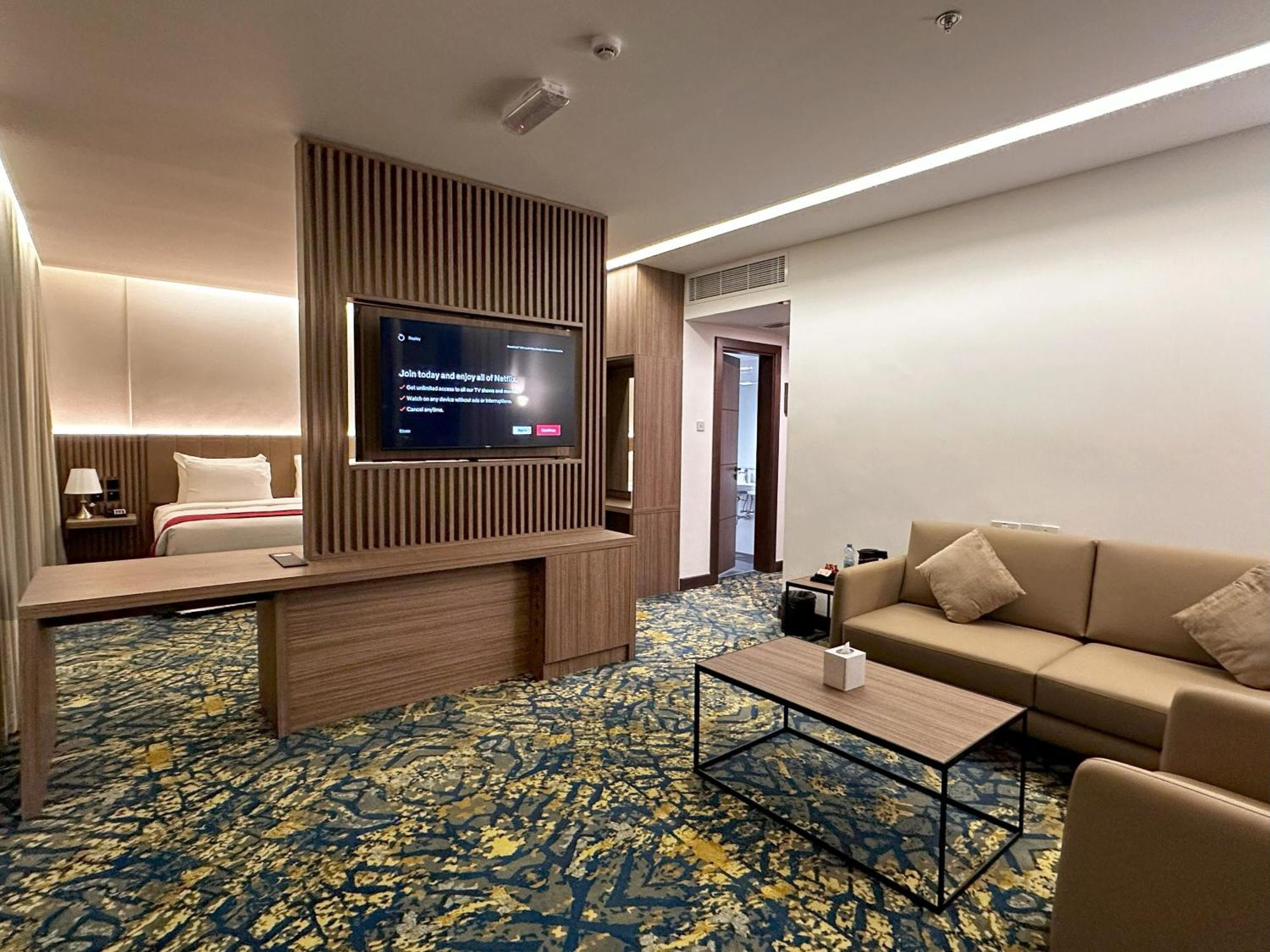 เซอร์ แกรนด์ โฮเทล Hotel ภายนอก รูปภาพ