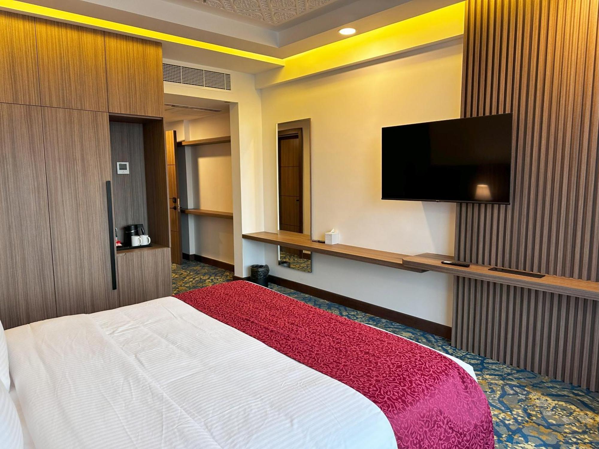 เซอร์ แกรนด์ โฮเทล Hotel ภายนอก รูปภาพ