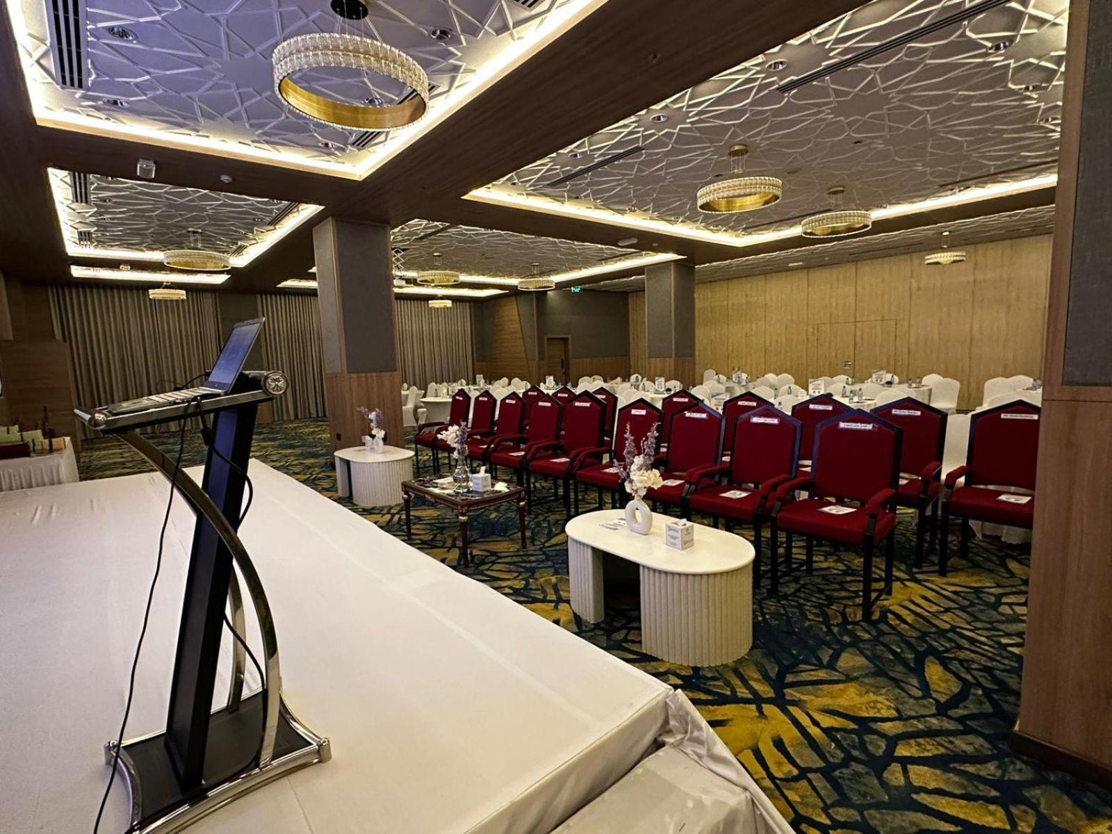 เซอร์ แกรนด์ โฮเทล Hotel ภายนอก รูปภาพ